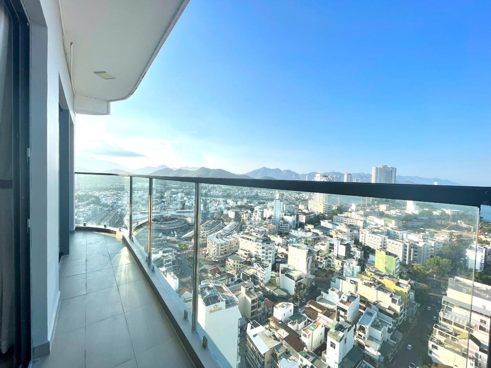 Marina Suites Apartment Nha Trang Exteriör bild